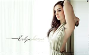 Evelyn Sharma